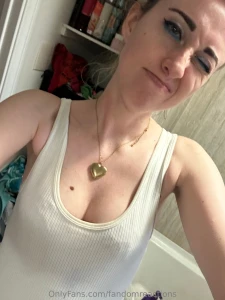 I have no clever caption my boobs looked good here lol