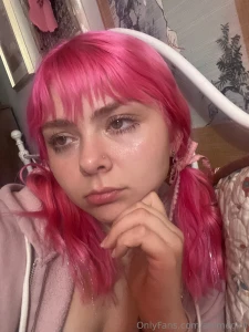 Hey i have pink hair now anywho like this post if you d like to part 3