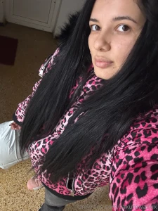 I love letting you see every last part of me model beauty model