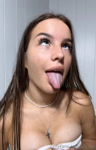 My face is ready for your cum iris_hoty_babe advertising