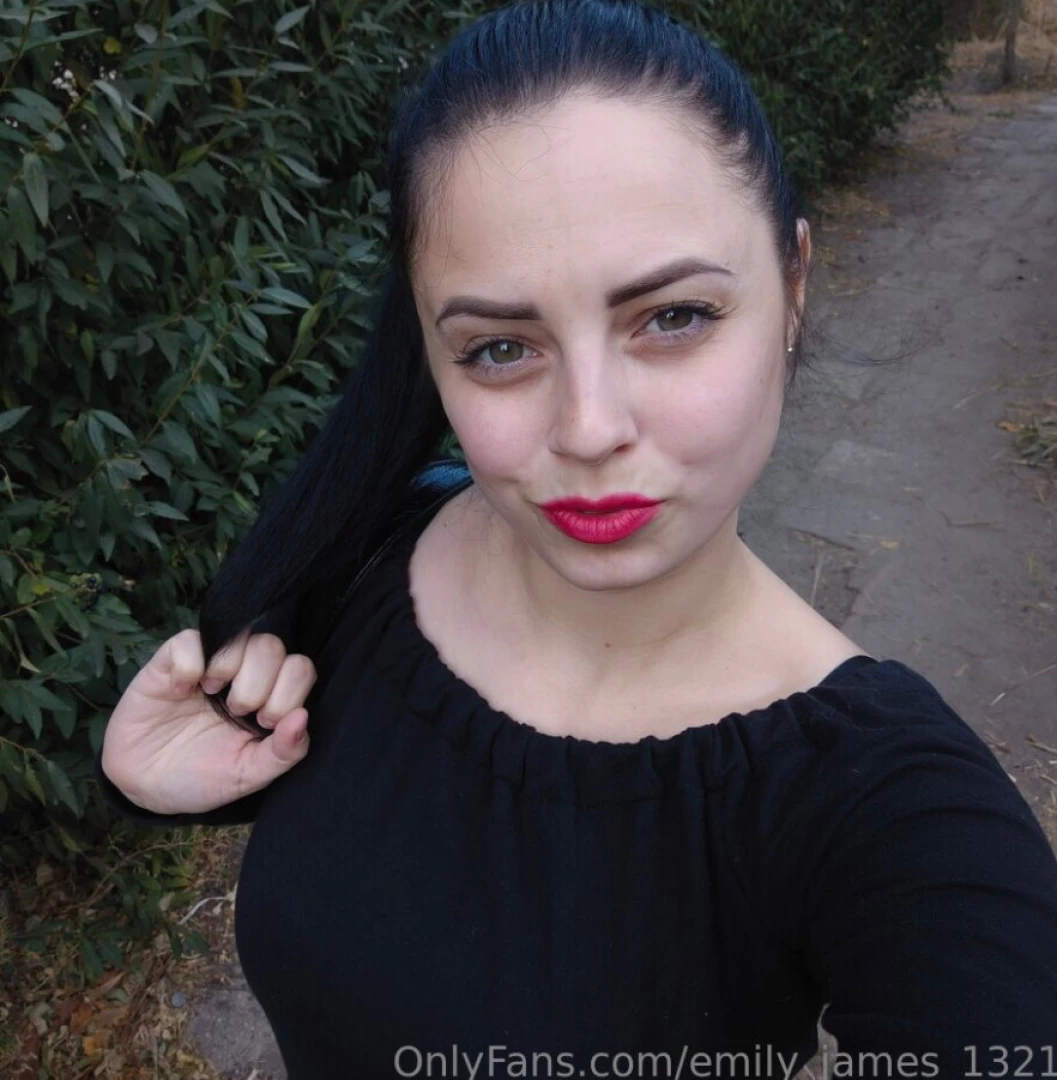 Fetish babe emily_wealthy she enjoys to be dominant miss_emily_goddess part 6 