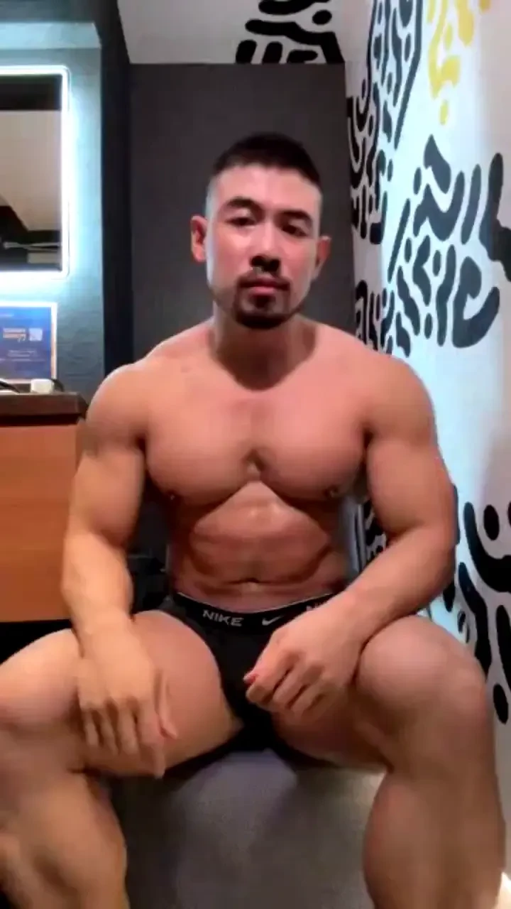 I m on my way to the airport i m a bit sleepy i archived yesterday s 