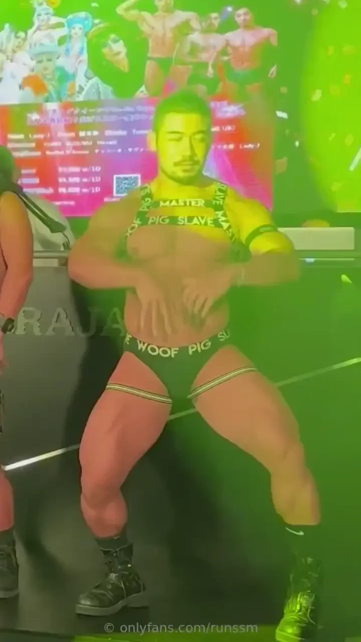 Yesterday was a day off so i went to the beach to play i couldn t swim 