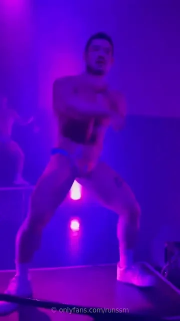 I also received a video of the gogo show in swimming pants i will 