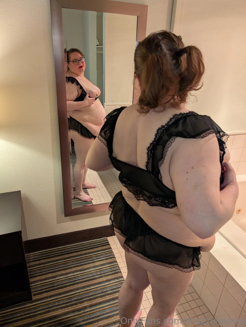 I love the ruffles on this top part 3 