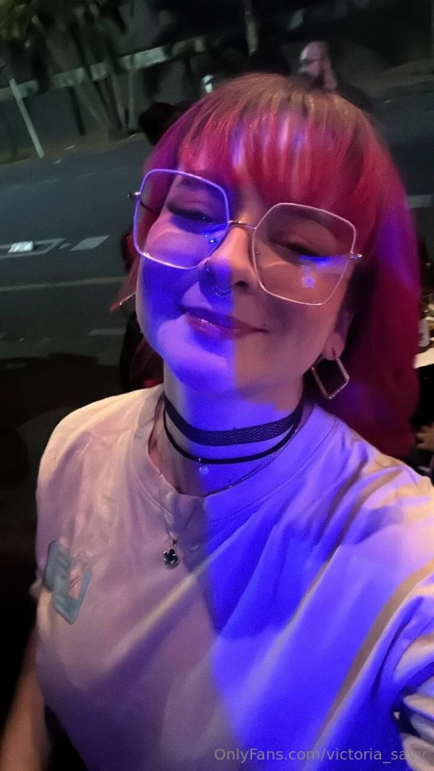 Good morning cuties you mind if i borrow your cock for a bit 