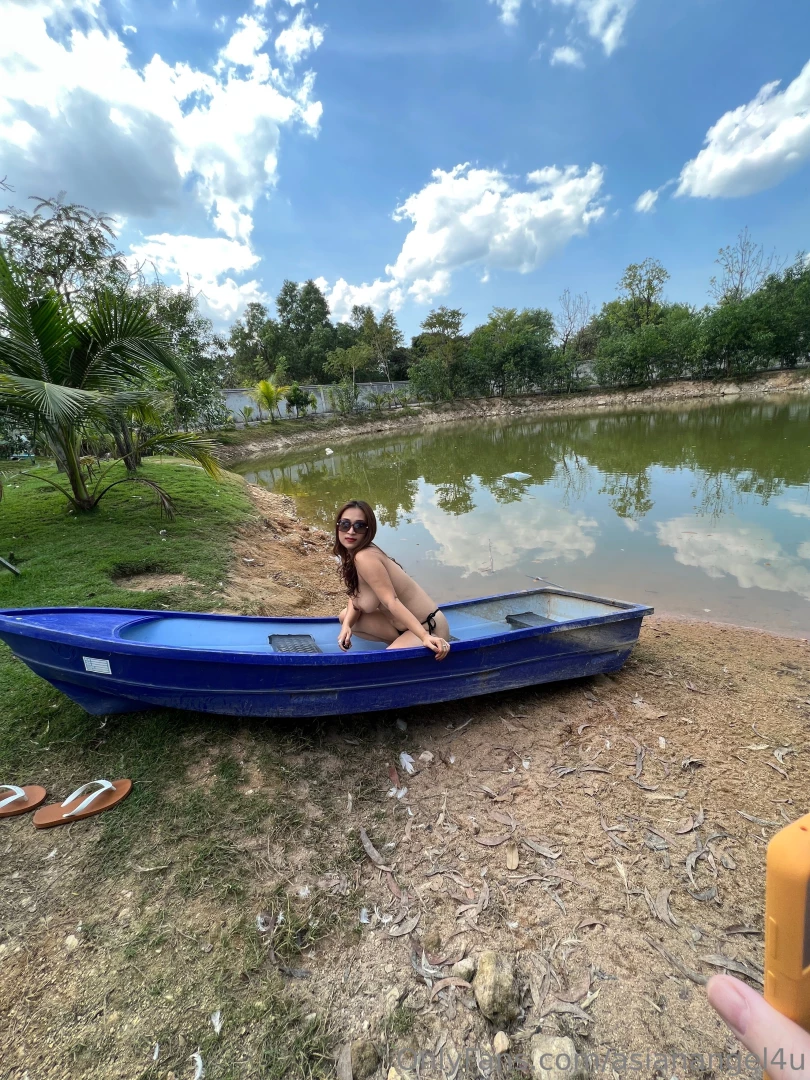 You and me the two of us naked on a boat together think how much fun 