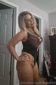 A bit of sparkle in the eye as well as the outfit part 1