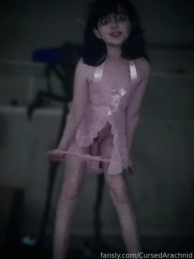 Who wants some girly dick free bundle for all subscribers 