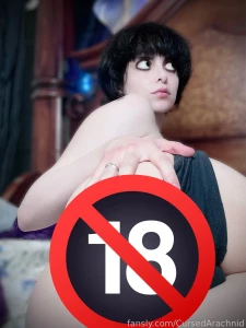 Wanna see something hard tip boxers for two extra pics