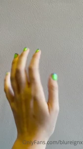 Pedi processing who thinks my fingers match my toes