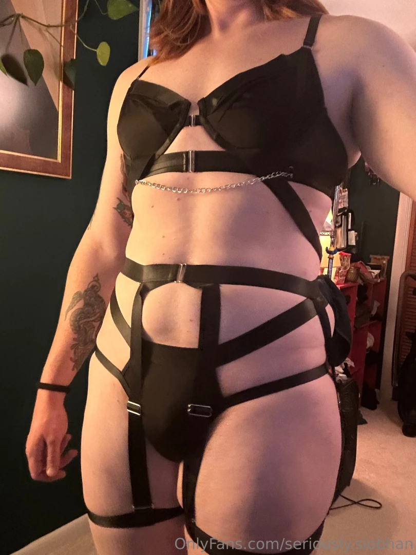 Just some pics i took recently lmk which one is your favorite part 4 