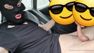 Tko mi jo eli pu iti kurac kao ovaj o enjeni