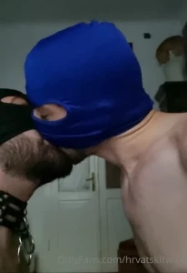 Jedini kompliment za kujicu je da se jebeno dobro ljubi