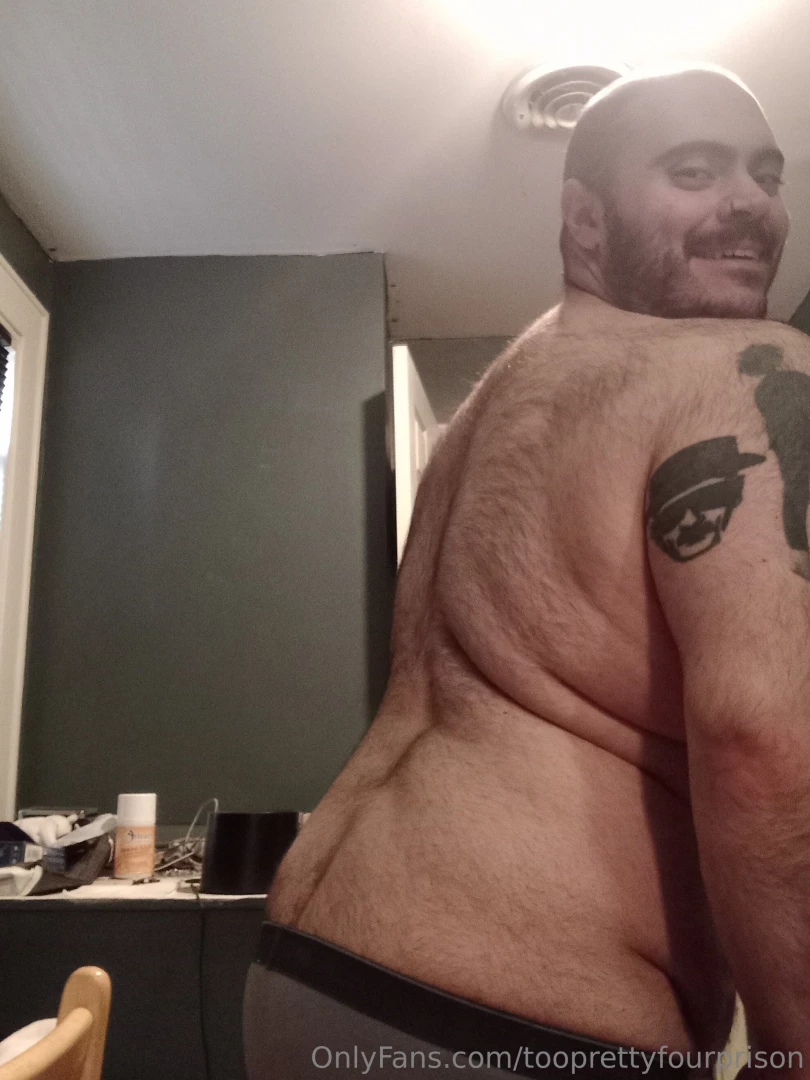 Modeling some new undies and my fat rolls for you do they make me look 