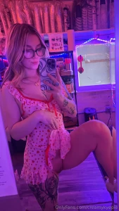 I love this cutesy fit