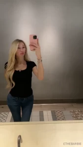 Fit checcccck do you like what i m wearing or would you prefer me