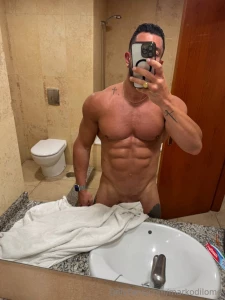 Este espejo refleja lo que quieres verdad babe