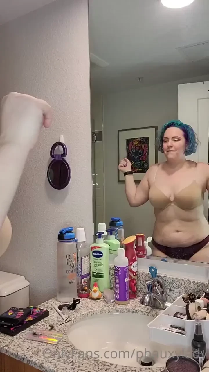 How do you get ready to go out i like to dance in my bathroom happy 