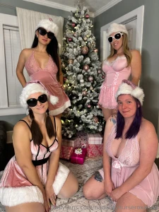 A very merry christmas from your favorite hotwives realhotwife4u