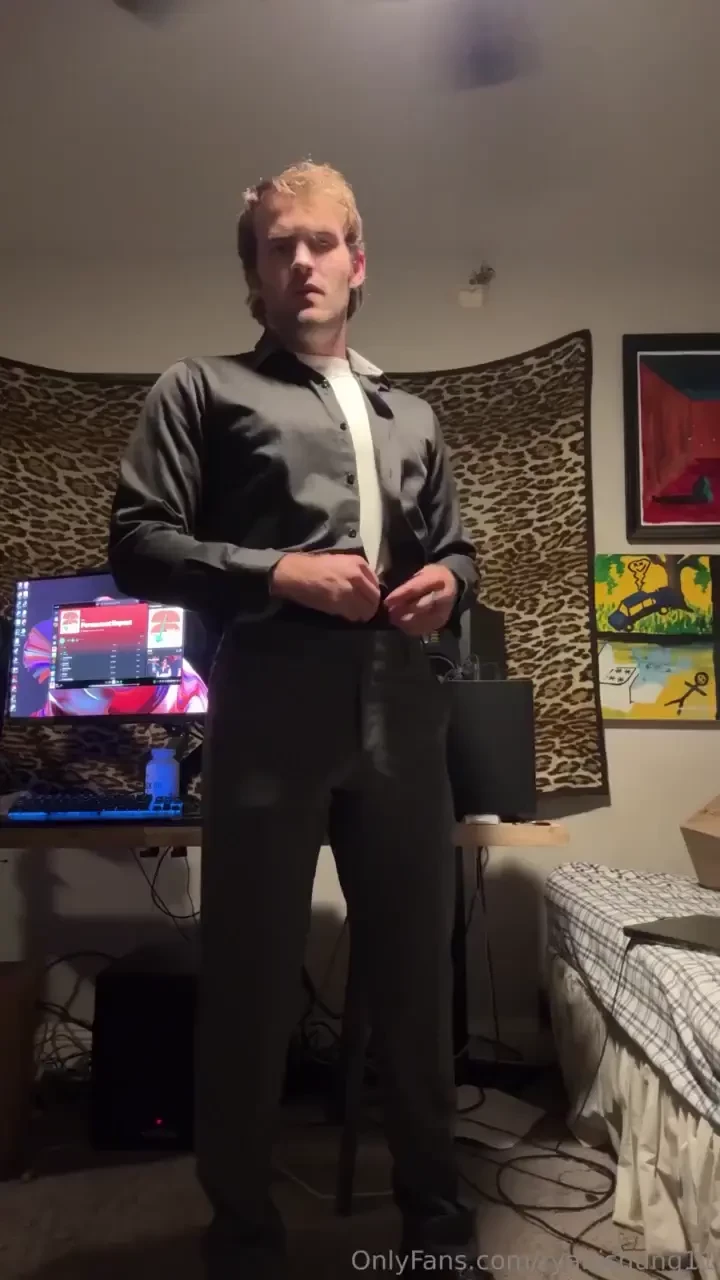 Enjoy me stripping down for you 