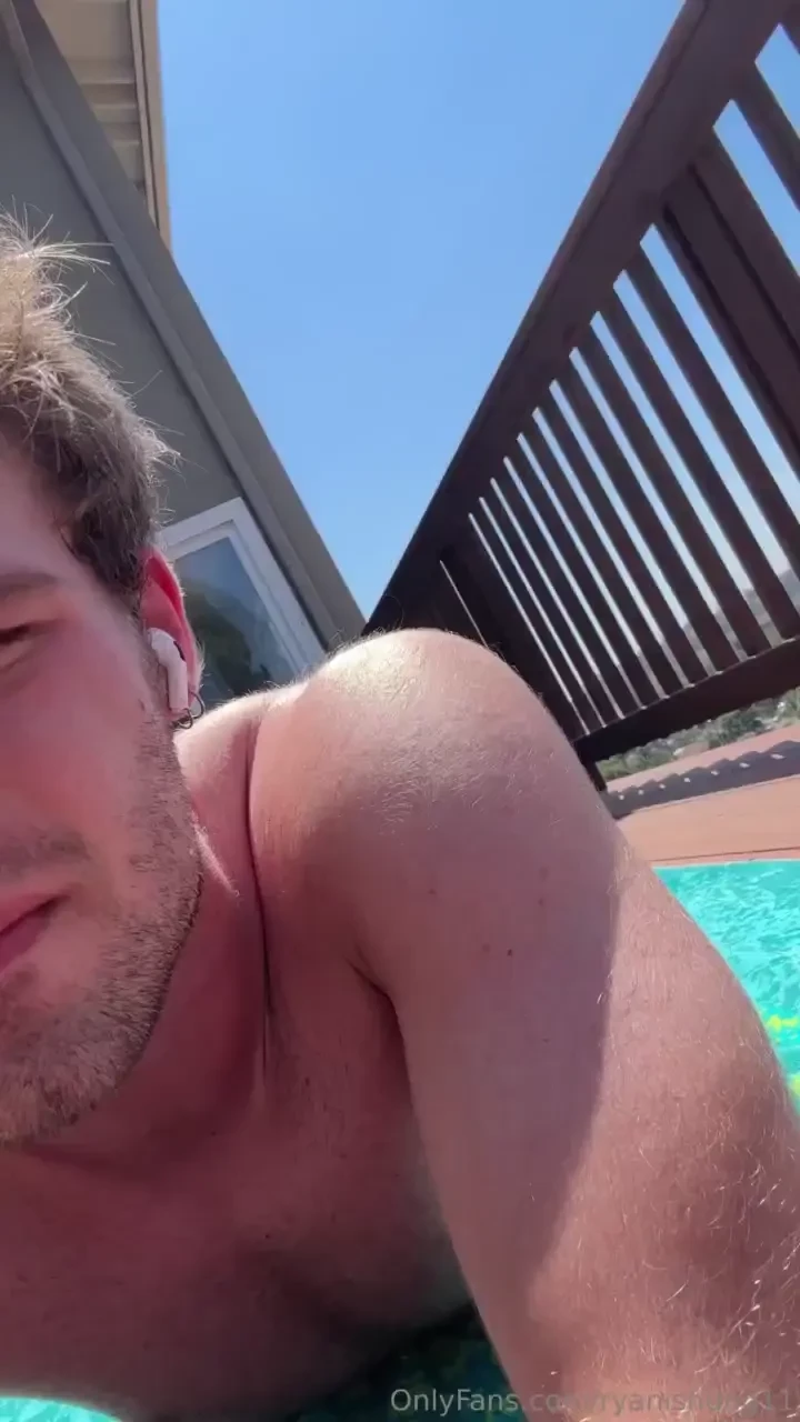 Two short videos of my ass in the sun for you part 1 