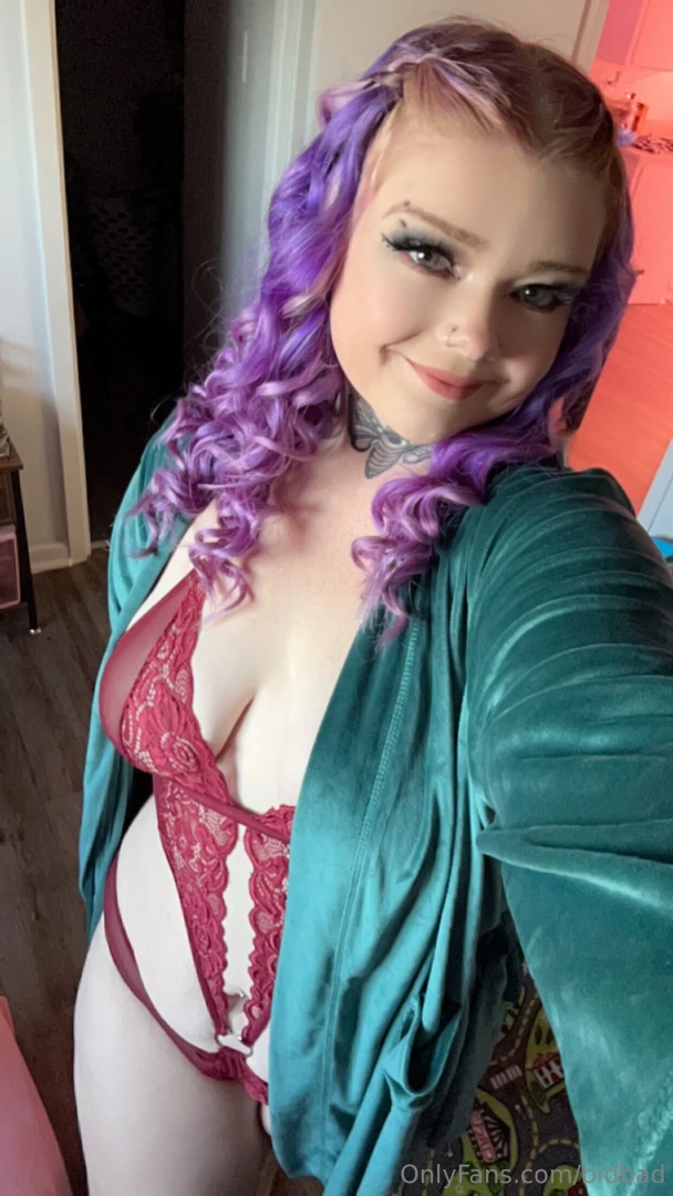 I hope my male roommate doesn t see what s under my robe part 1 