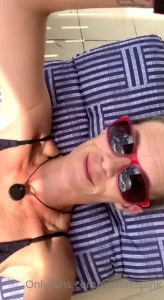 Its a super hot day here on the gold coast soaking up all the sunshine