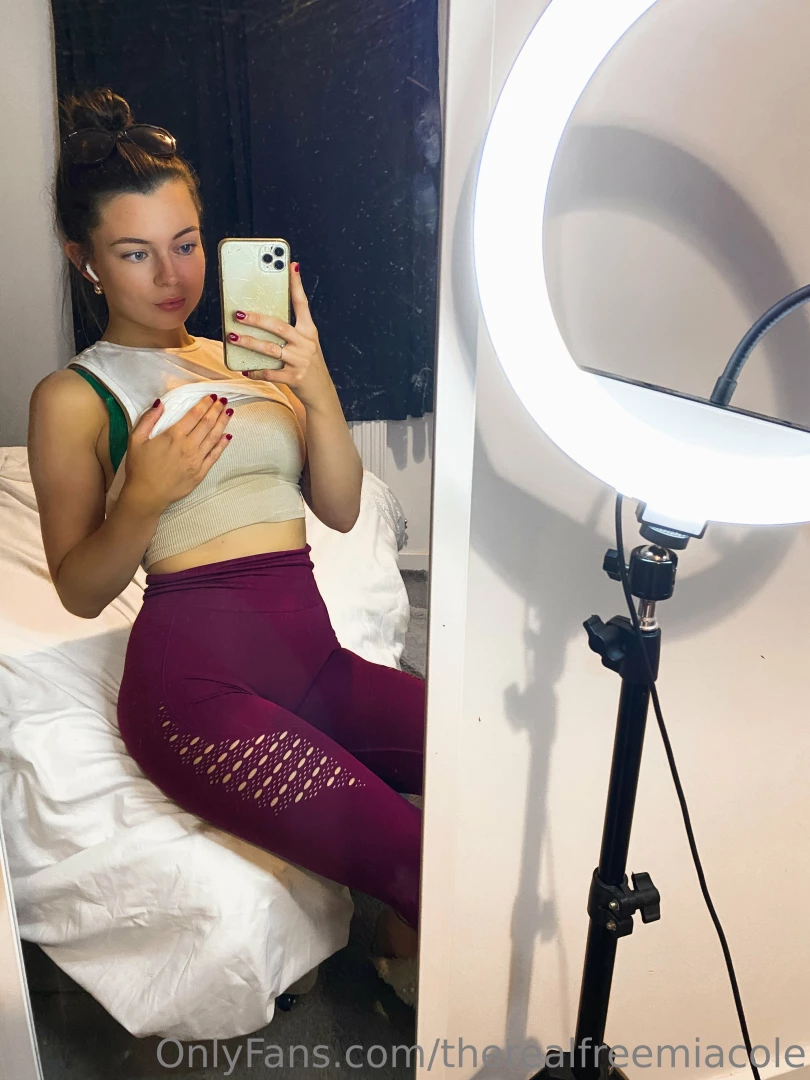 Got a lil sweaty after cycling today wanna see me take of my clothes 