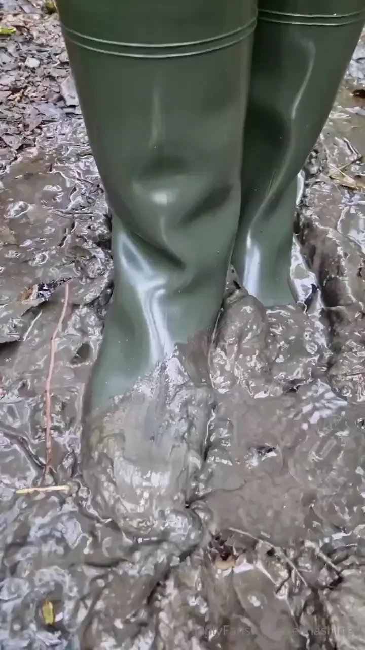 Stuck in the mud what fun weather we currently have blasting london at 