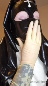 Simple yet delicious sister shine plays with her long latex gauntlets