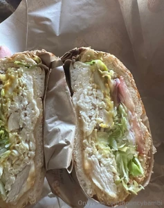 No way i can eat all this sandwich to myself omg