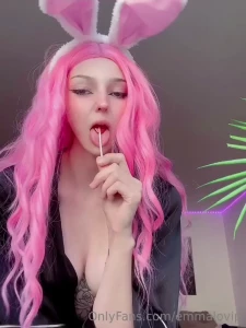 Do you want me to suck your candy like that