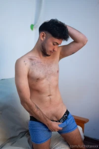 Hello baby i am valenchu1111 do you want to play i have hot content