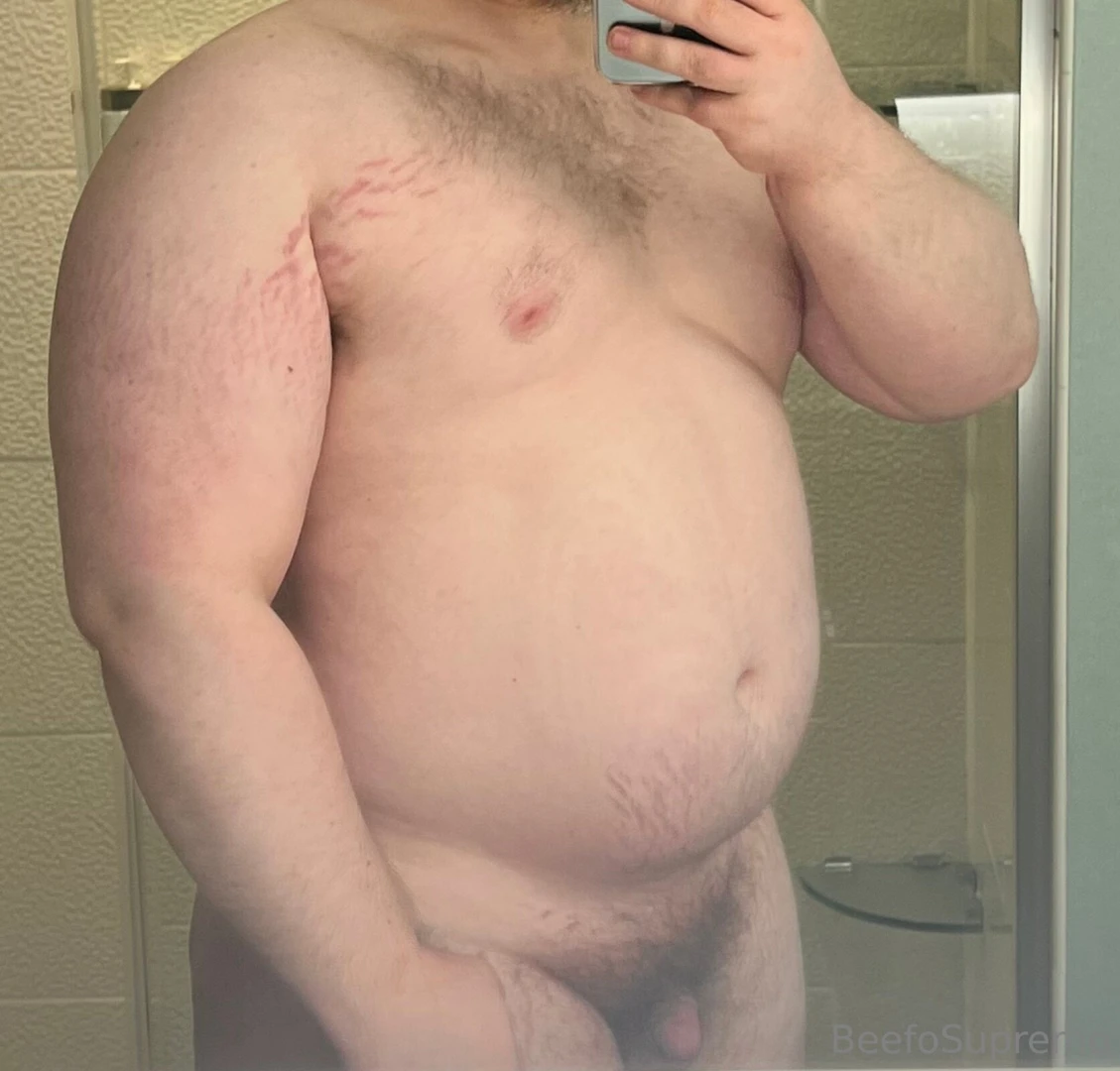 Looking beefy in this hotel bathroom part 3 