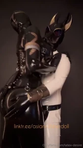 Der anubis packt mich am po und titten was will er von mir anubis