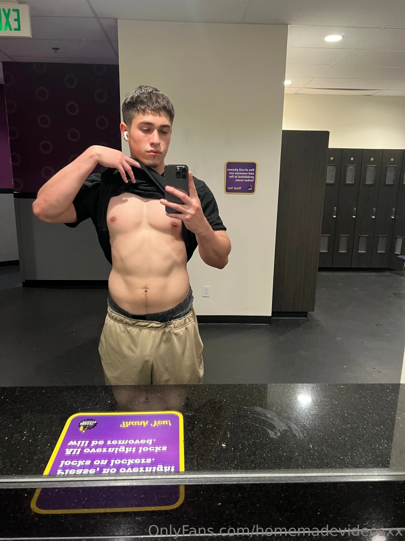 Hey everyone been in the gym and bedroom working hard for you guys part 8 