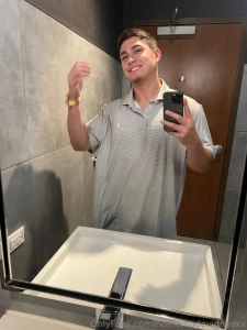 Hey everyone been in the gym and bedroom working hard for you guys part 3