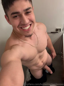 Hey everyone been in the gym and bedroom working hard for you guys