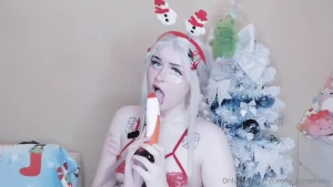 For sake of this video we re gonna pretend it s christmas