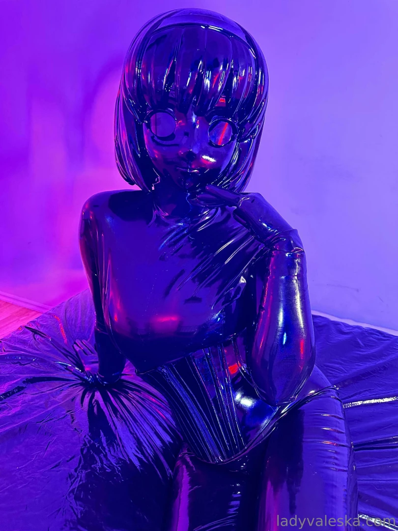 I love dressing up in my kigurumi mask 