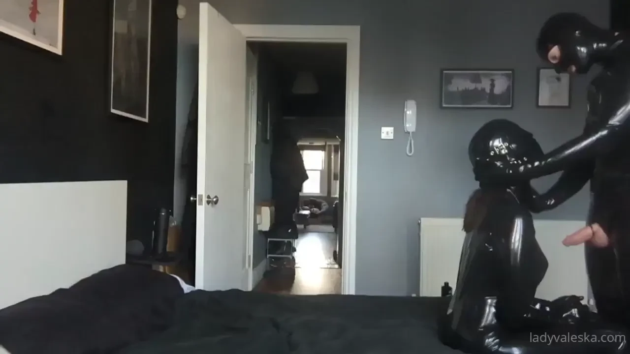 Latex fuckery part 1 send a 20 tip and i will send you the whole 12 