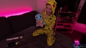 Squirtle is no match for mae rainz and get s destroyed in her squirt -