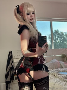 New photoset and fingering video in this outfit was sent to your dm s