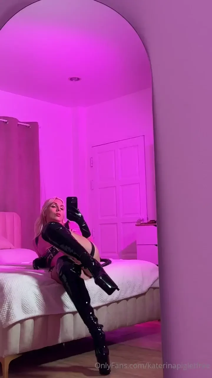 Little discount like your little dick here katerinapiglet 