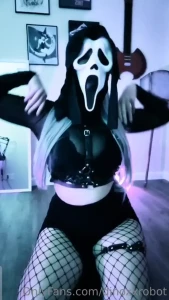 What s your favorite scary movie 13 days of halloween day 2 ghostface