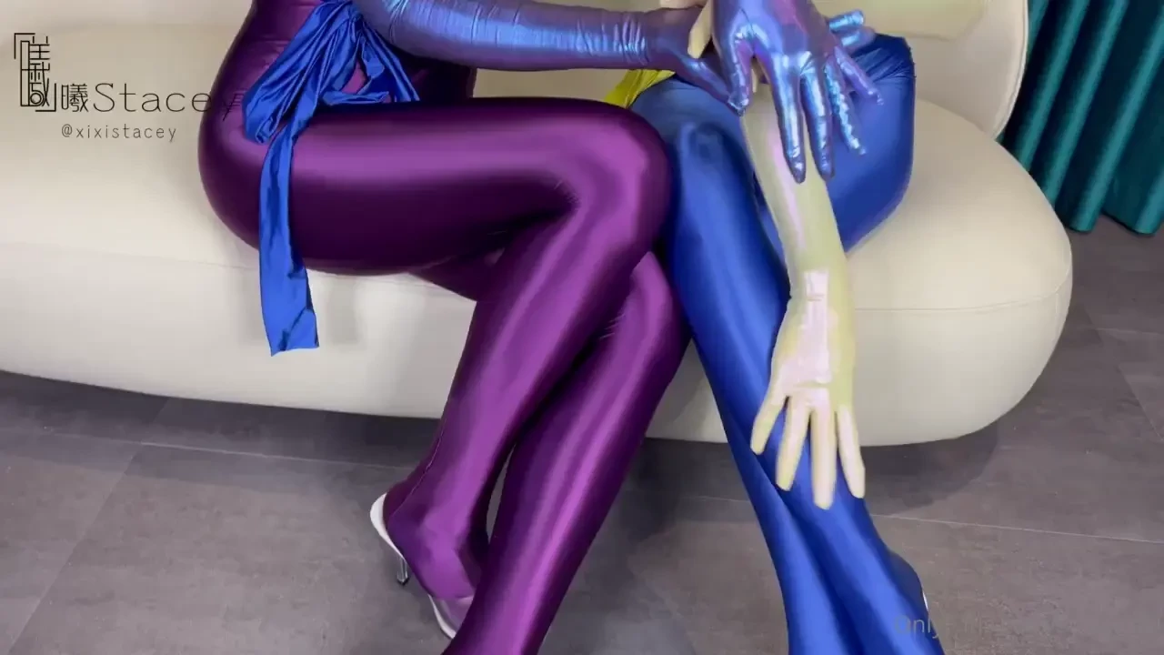 Cat s eye tight suit with shiny elbow gloves and tight mask for truth 