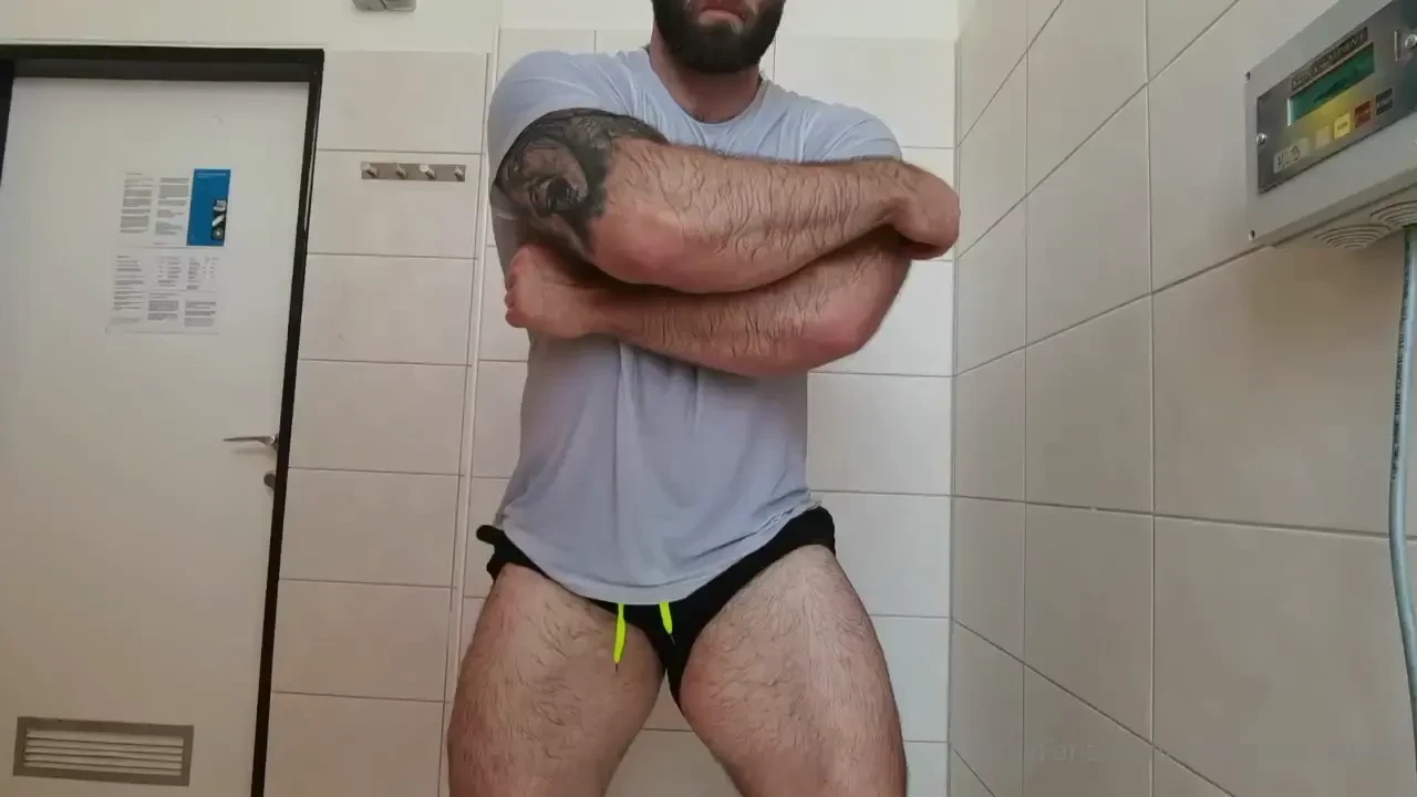 Some sweaty flexing 
