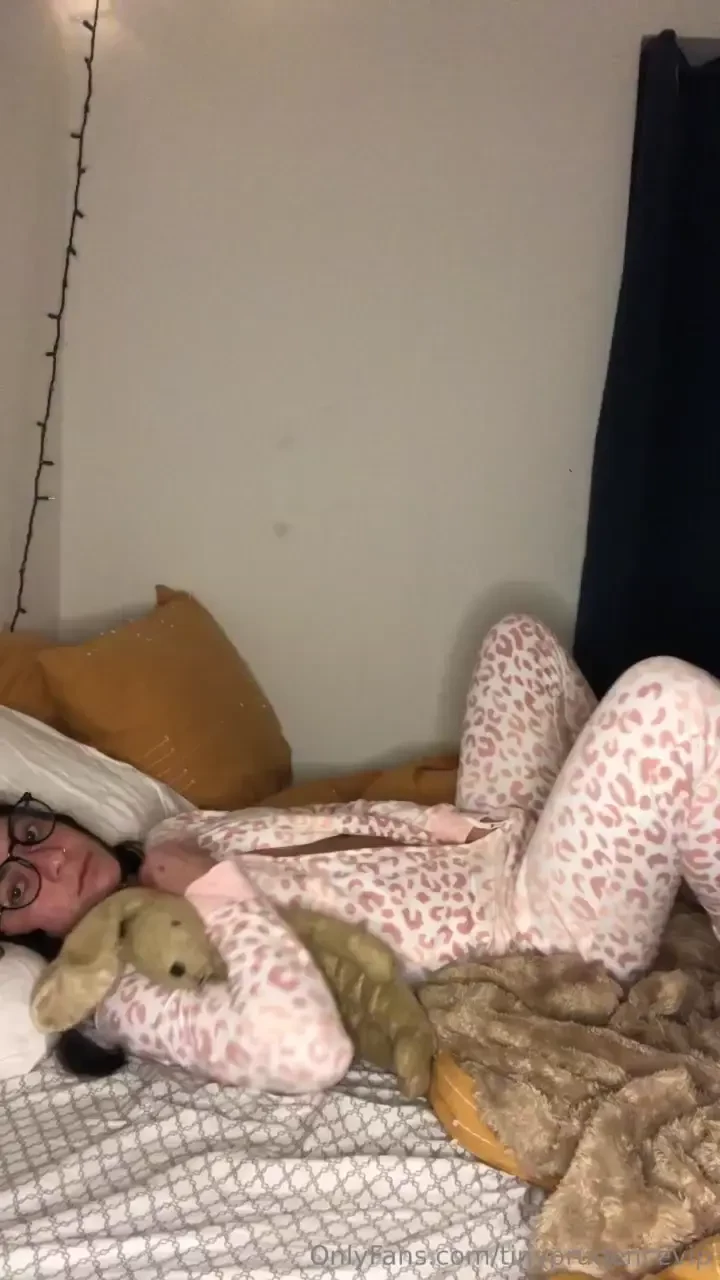 Naughty little girl bedtime anal roleplay i can t let daddy hear me 