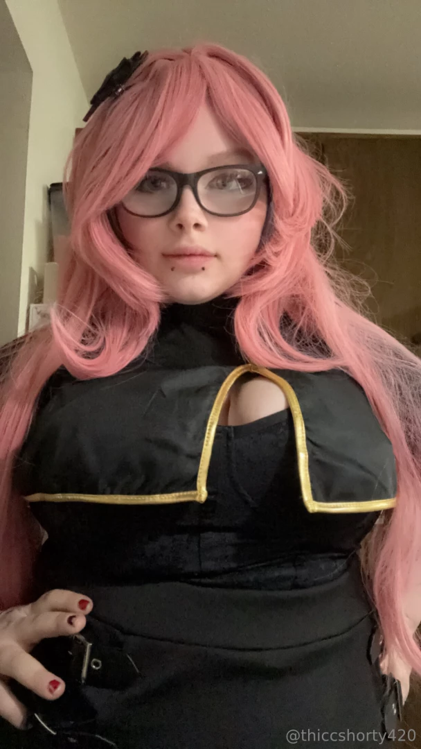 Some cosplay and my new pfp will be making spicy content with it as part 1 